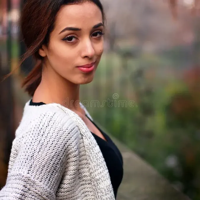 belle-fille-marocaine-à-padoue-84006439